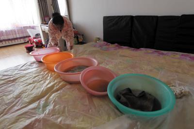 礼县楼上漏水，住户失联，小区没物管，业主维权难！律师来支招……
